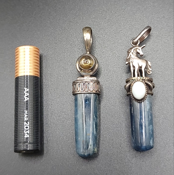 Blue Kyanite & Silver Pendant, with Citrine - Picture 3 of 3